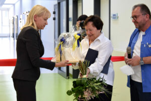 Gratulacje dyrektor szpitala złożyła m.in. Starosta Iwona Brzozowska
