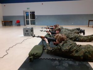 Wirtualna strzelnica w CKZiU Elektryk ma 4 stanowiska do ćwiczeń 